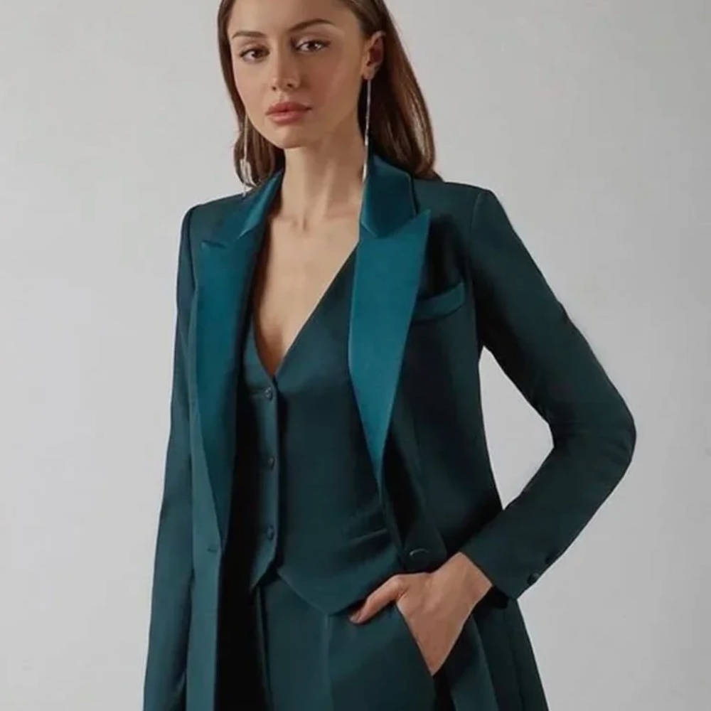 De Longpre Suit Set